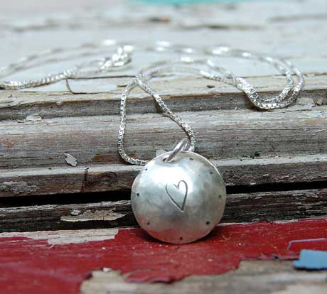 clamshell-pendant