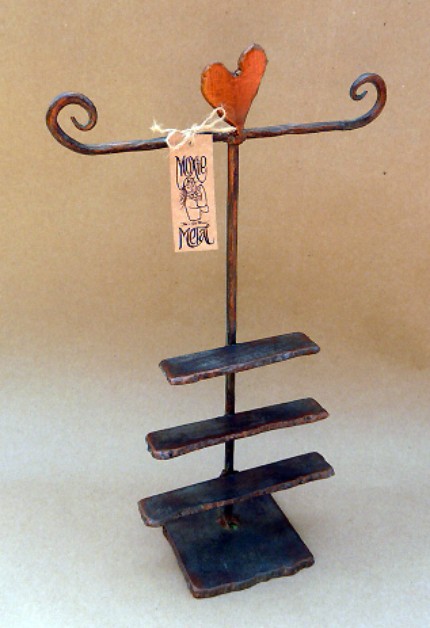 moxie-metal-jewelry-stand