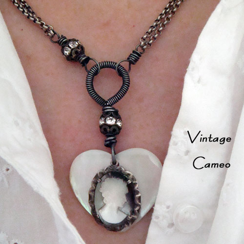 mother-of-pearl_cameo-neckl