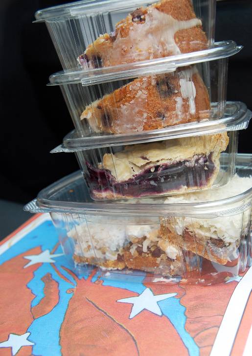 optimized-newengland_blueberrypie-and-desserts