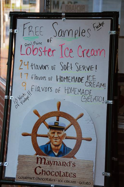 optimized-newengland_lobster-icecream-sign-freeport