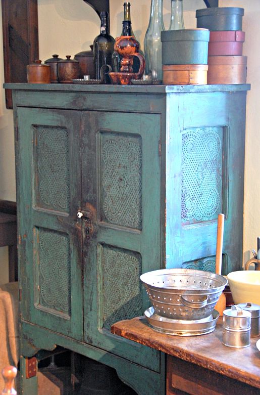 Michigan_Pie Safe_opt